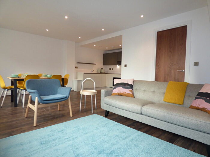 3 Bedroom Apartment For Sale In Summer House, Pope Street, B1