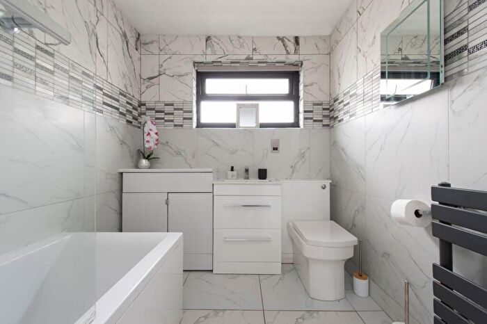 4 Bedroom House To Rent In Radnor Road, London, SE15
