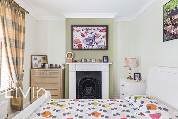 2 Bedroom Semi-Detached House For Sale In Sylverdale Road, Croydon, Surrey, CR0
