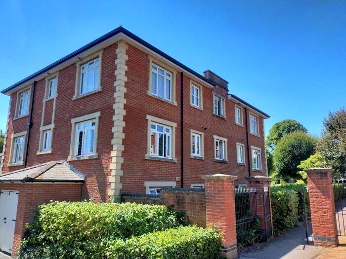 2 Bedroom Apartment To Rent In Reed Drive, Redhill, RH1