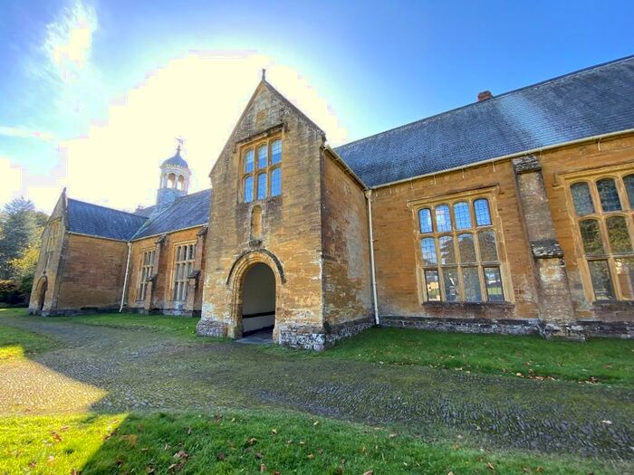 5 Bedroom Terraced House To Rent In Old Blundells, EX16