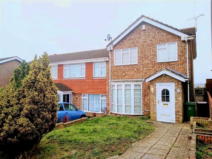 3 Bedroom End Of Terrace House To Rent In Rochester Crescent, Hoo, Rochester, ME3