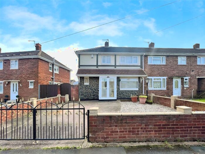 3 Bedroom Semi-Detached House To Rent In Wallace Road, Bilston, West Midlands, WV14