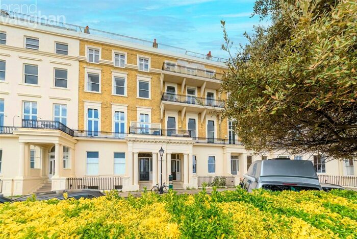 2 Bedroom Flat To Rent In Eastern Terrace, Brighton, East Sussex, BN2