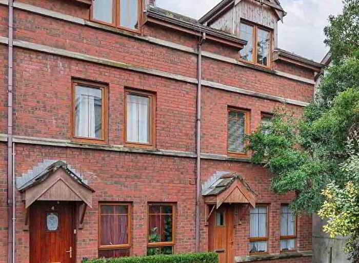 3 Bedroom TownHouse For Sale In Kinnegar Close, Holywood, BT18