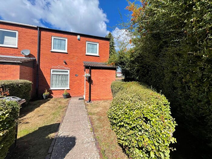 3 Bedroom End Of Terrace House To Rent In Saxons Way, Birmingham, B14