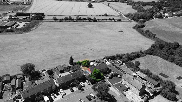 3 Bedroom Semi-Detached House For Sale In Woolshots Road, Wickford, SS12