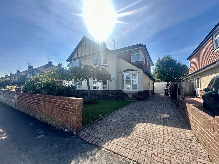 4 Bedroom Semi-Detached House To Rent In Station Approach Road, Ramsgate, CT11