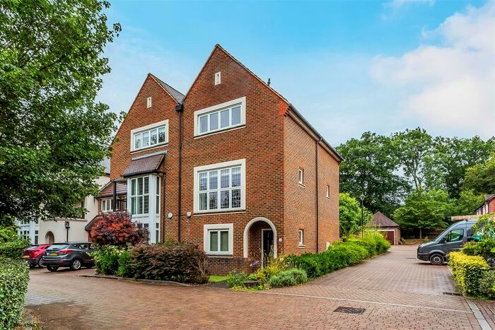 3 Bedroom Semi-Detached House To Rent In Lankester Square, Oxted, RH8
