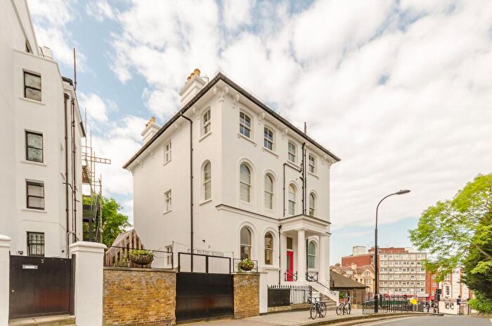 3 Bedroom Flat To Rent In College Crescent, Hampstead, London, NW3