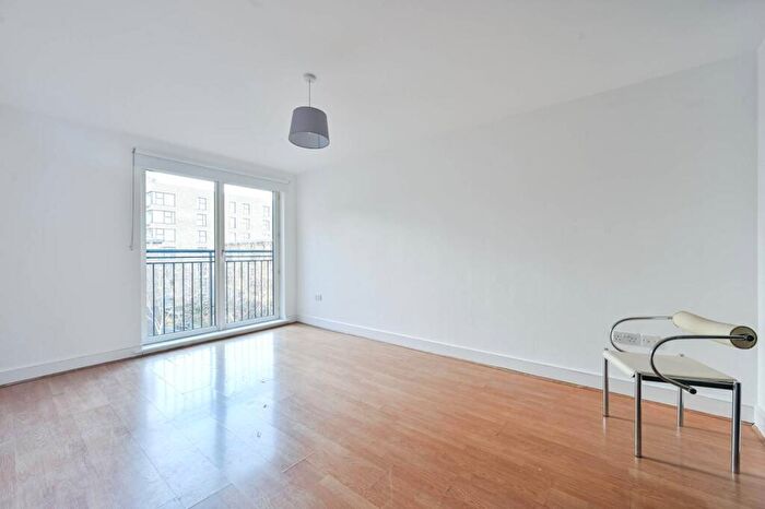 1 Bedroom Flat To Rent In Capulet Square, , Tower Hamlets, London, E3