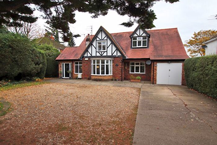 4 Bedroom Detached House For Sale In Brigsley Road, Waltham, DN37