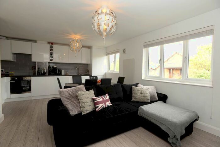 1 Bedroom Flat To Rent In Keats Close, London, SW19