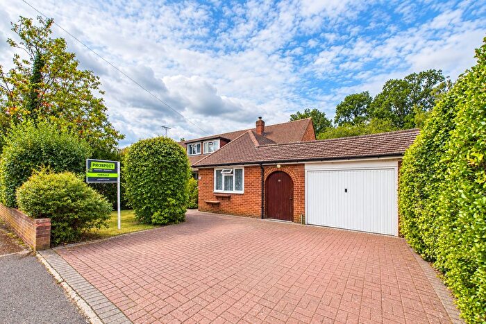 3 Bedroom Semi Detached House For Sale In Frensham Road, Crowthorne, Berkshire, RG45