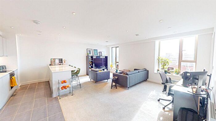 1 Bedroom Apartment For Sale In Local Crescent, Salford, M5
