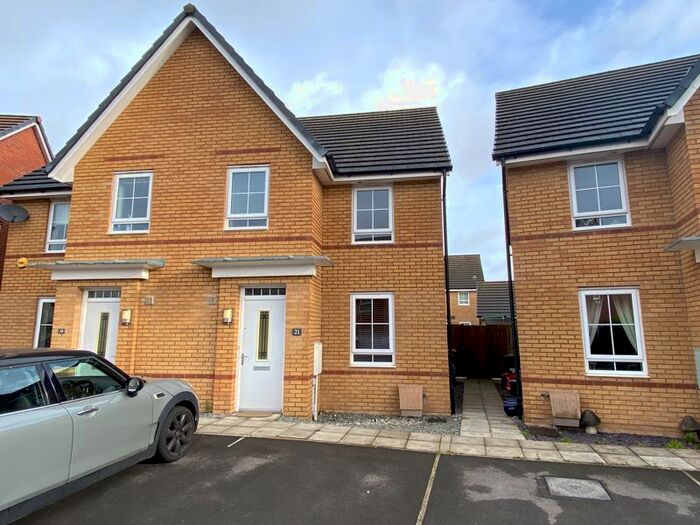 3 Bedroom Semi-Detached House To Rent In De Haia Road, Rogerstone, Newport, NP10