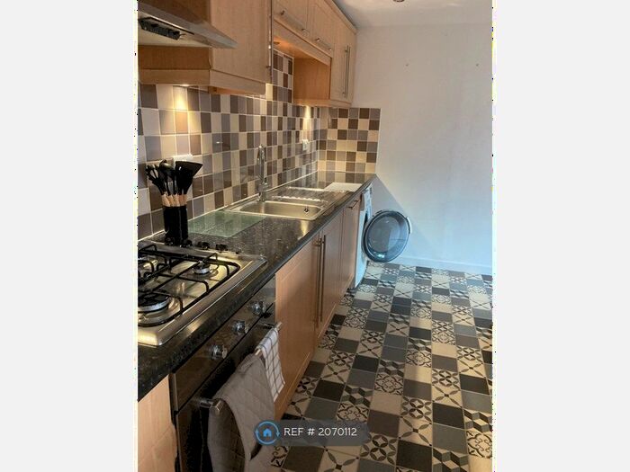 1 Bedroom Flat To Rent In Kent Road, Glasgow, G3