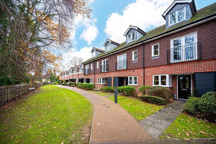 3 Bedroom Terraced House To Rent In Epsom Road, Guildford, Guildford, GU1
