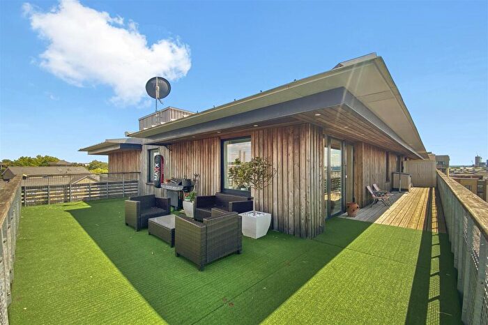 2 Bedroom Penthouse To Rent In Hillside, Harlesden, London, NW10