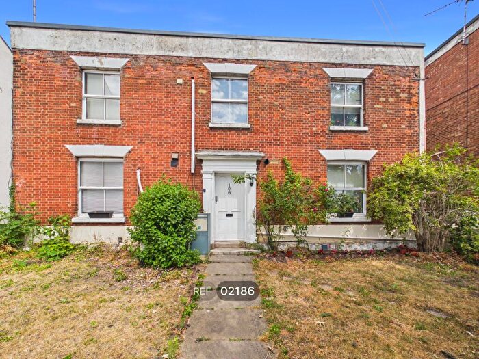 Apartment To Rent In Hythe Hill, Colchester, CO1
