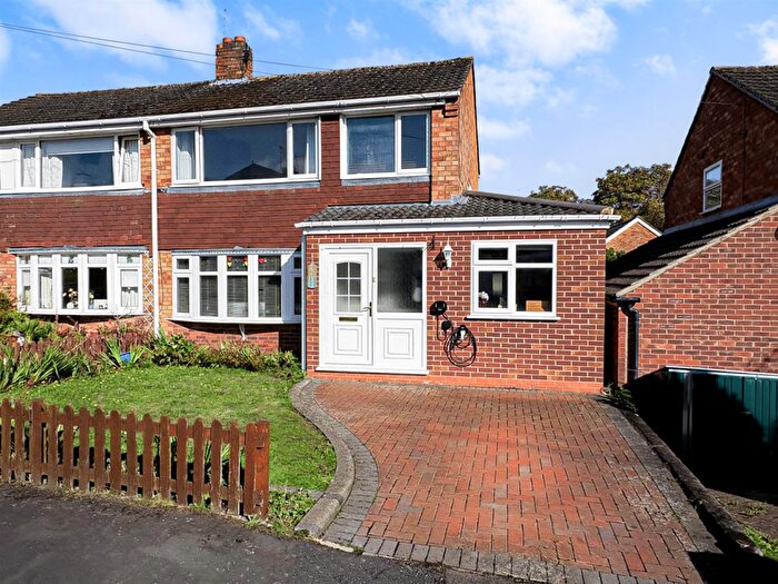 3 Bedroom Semi-Detached House For Sale In Elton Road, Bewdley, DY12