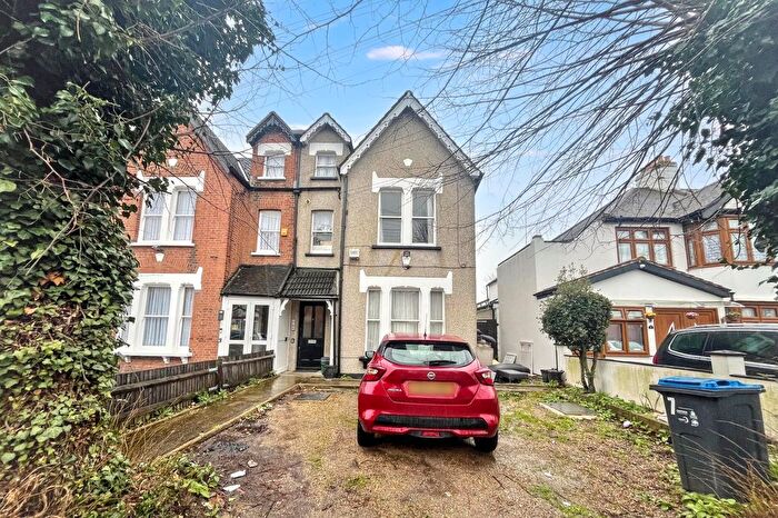 2 Bedroom Flat For Sale In Dunheved Road South, Thornton Heath, CR7