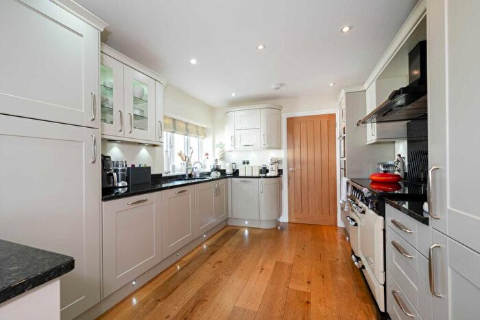 4 Bedroom Detached House For Sale In Over Norton Road, Chipping Norton, OX7