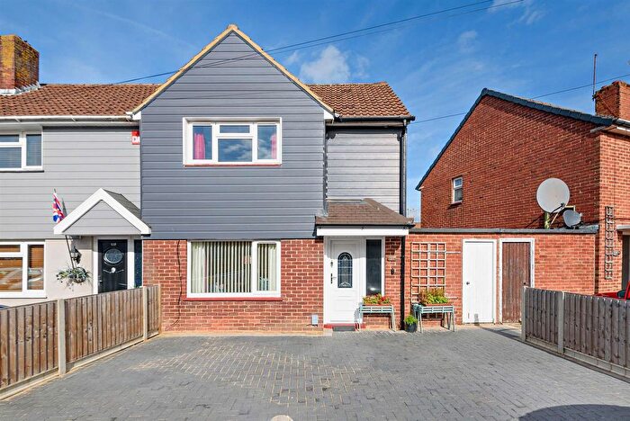 2 Bedroom End Of Terrace House For Sale In Blendworth Crescent, Havant, PO9