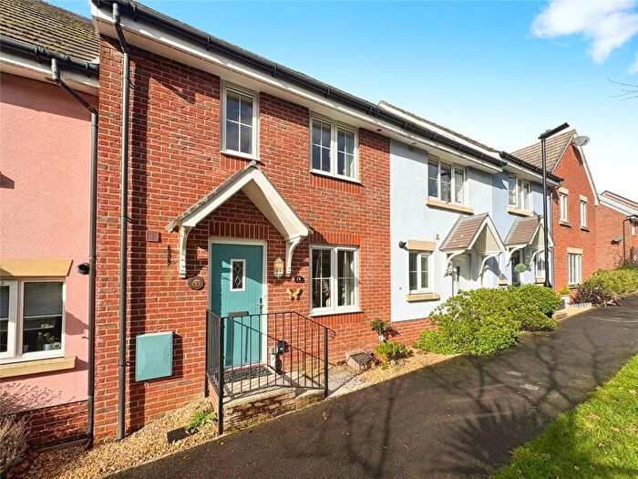 3 Bedroom Terraced House For Sale In Captains Parade, East Cowes, Isle Of Wight, PO32