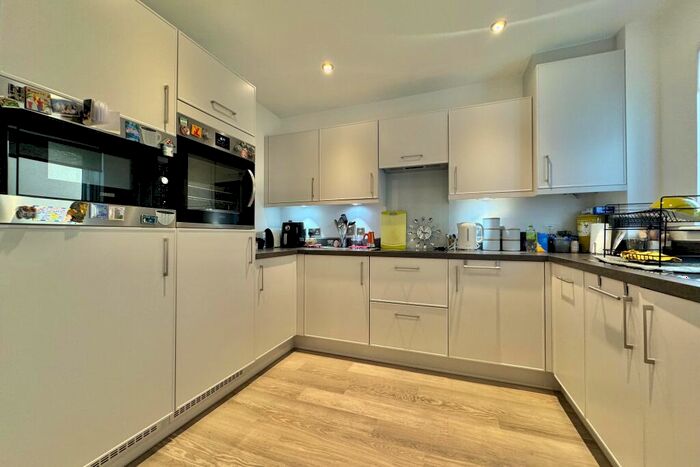 2 Bedroom Retirement Property For Sale In Meadow Court, Sarisbury Green, SO31