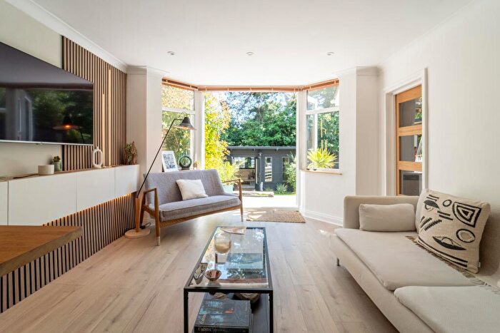 2 Bedroom Apartment To Rent In Alumdale Road, Westbourne, BH4