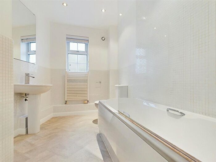 2 Bedroom Apartment To Rent In Watermint Drive, Tuffley, Gloucester, Gloucestershire, GL4