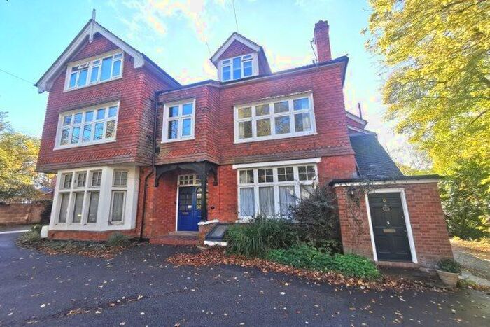 2 Bedroom Flat To Rent In Sandhurst Road, Tunbridge Wells, TN2