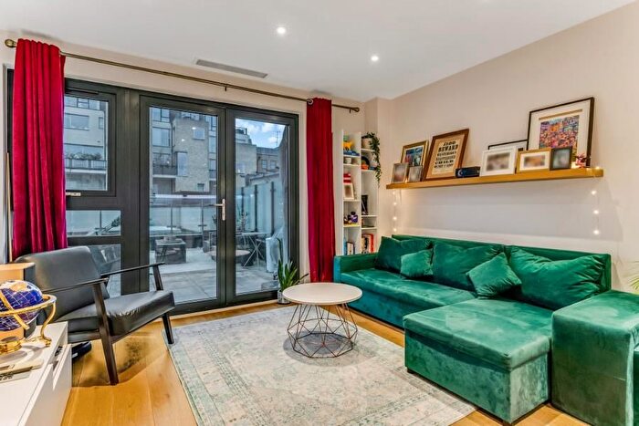2 Bedroom Flat To Rent In Camden High Street, Camden, NW1