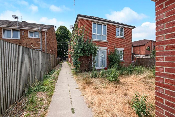 1 Bedroom Flat For Sale In St. Denys Road, St. Denys, SO17