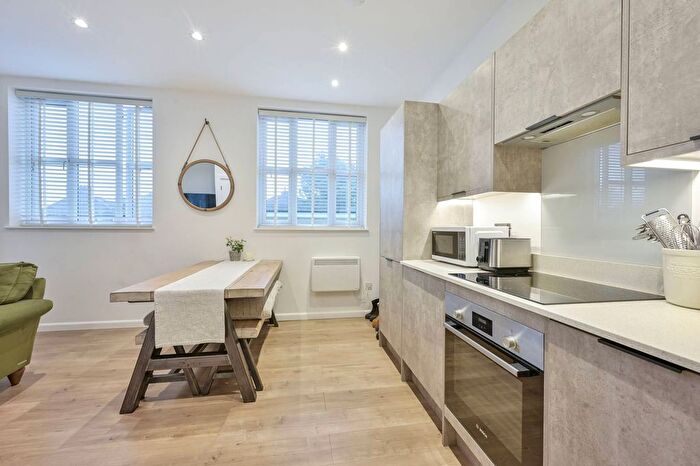 1 Bedroom Flat For Sale In Kingston Road, Wimbledon, London, SW20