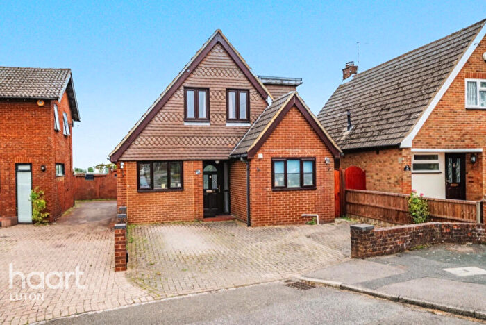4 Bedroom Detached House For Sale In Five Oaks, Luton, LU1