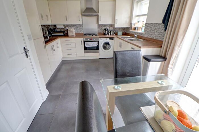 3 Bedroom Semi-Detached House For Sale In Wren Way, Rochdale, OL16