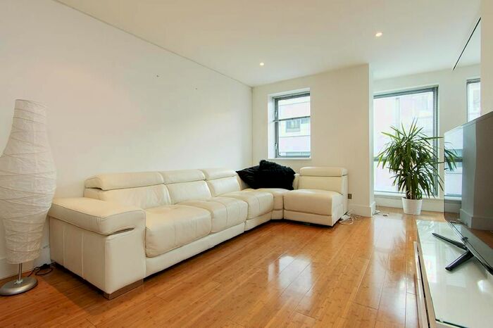 1 Bedroom Flat To Rent In Long Lane, Borough, London, SE1