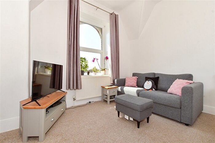 1 Bedroom Flat For Sale In Manor Road, Folkestone, Kent, CT20