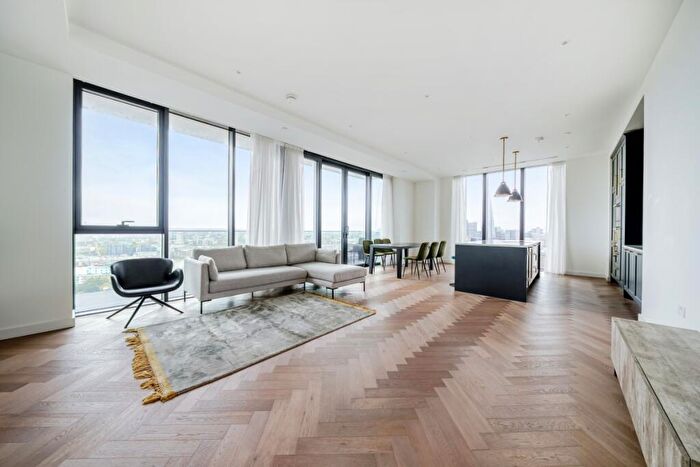 3 Bedroom Flat To Rent In Gauging Square, Wapping, E1W