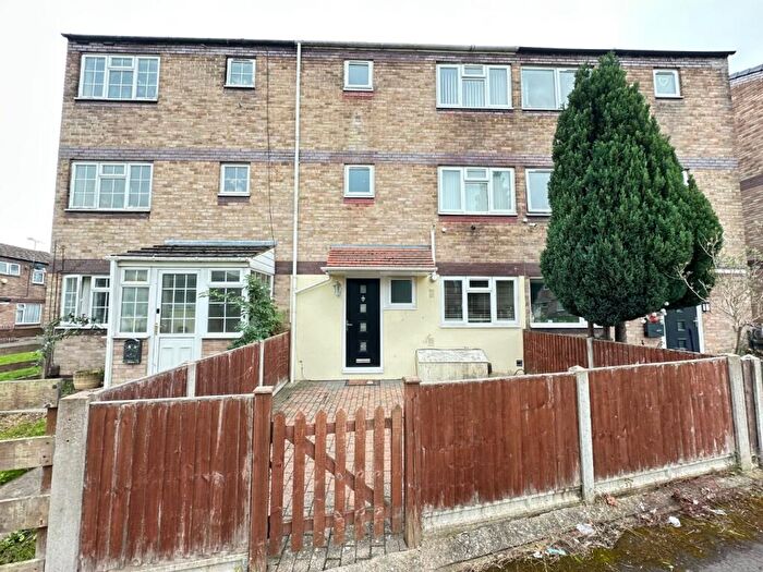 5 Bedroom Town House To Rent In Trident Drive, Houghton Regis, Dunstable, Bedfordshire, LU5