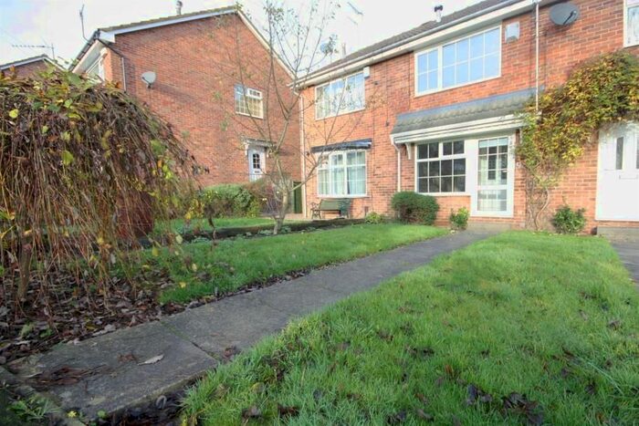 2 Bedroom Terraced House To Rent In New Park Vale, Farsley, LS28