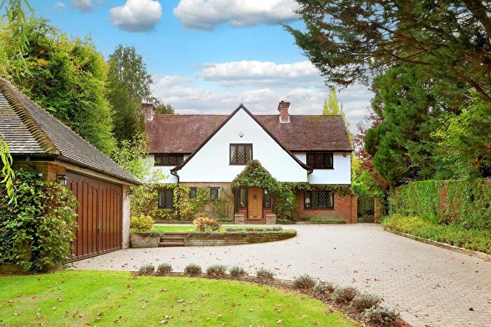 5 Bedroom Country House For Sale In Village Way, Amersham, Buckinghamshire, HP7