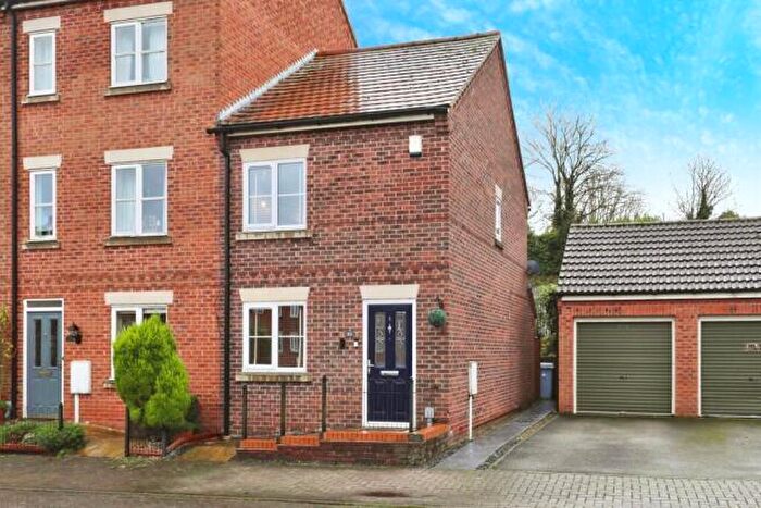 2 Bedroom Town House To Rent In Eldon Green, Tuxford, Newark, NG22