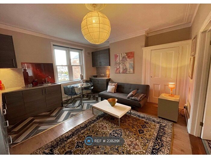 1 Bedroom Flat To Rent In Muswell Hill Road, London, N10