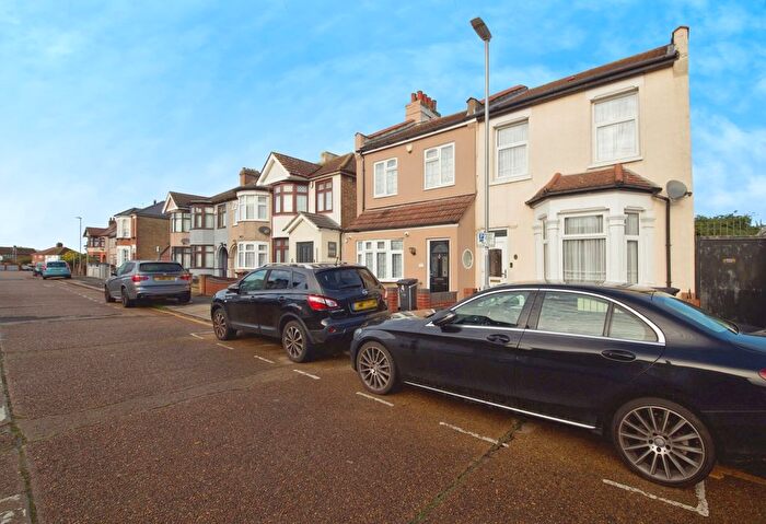 3 Bedroom Semi Detached House For Sale In Alexandra Road, Chadwell Heath, Romford, RM6