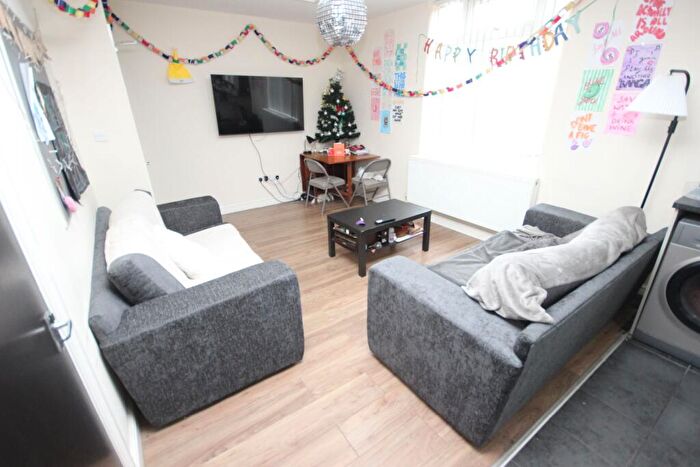 6 Bedroom Terraced House To Rent In Connaught Road, Liverpool, L7