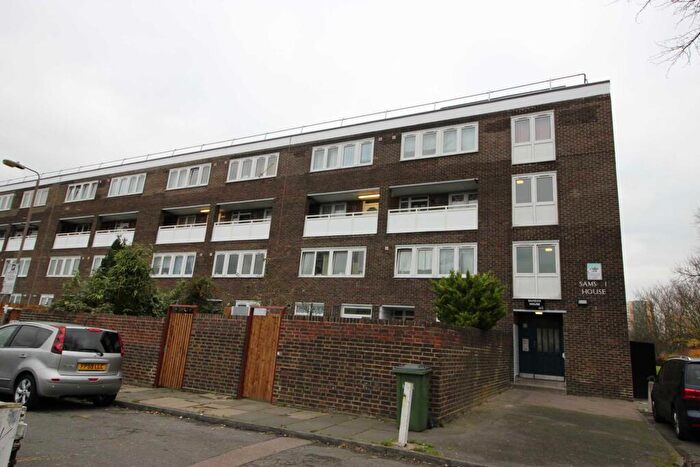 3 Bedroom Apartment For Sale In Maxey Road, Woolwich, SE18