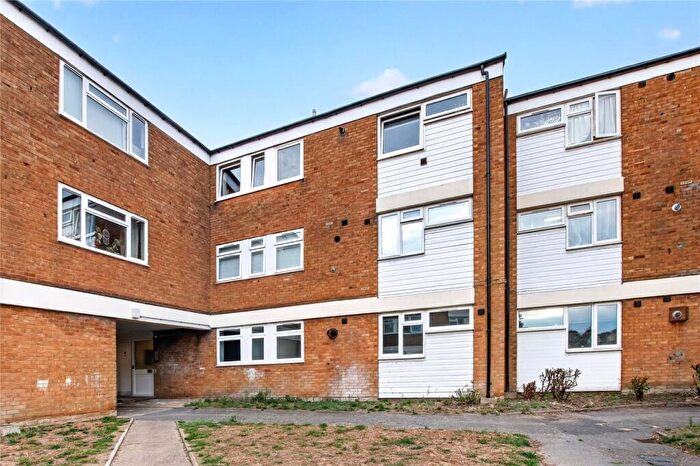 2 Bedroom Apartment For Sale In Wordsworth, Bracknell, Berkshire, RG12